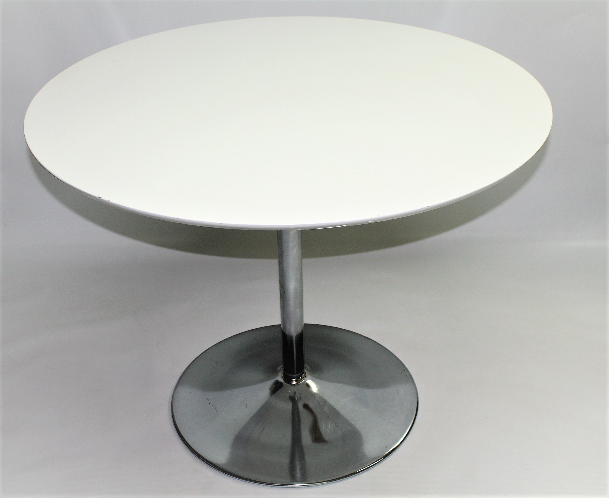 Table Tulipe