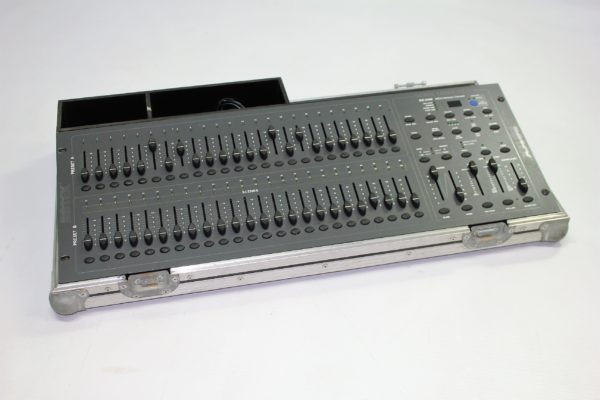 Console éclairage GLP 2448 lighr operator 48 24*2