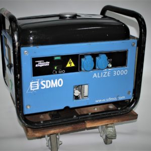 Groupe electrogen sdmo regulation mecanique 3 KVA avec plein